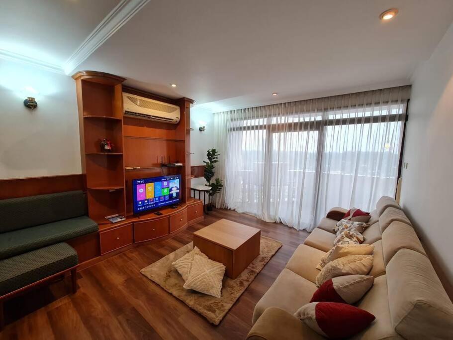 Lovely Waterfront Riverbank Suite With Pool A2 Kuching Extérieur photo